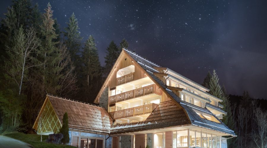 06 Vila Planinka by night