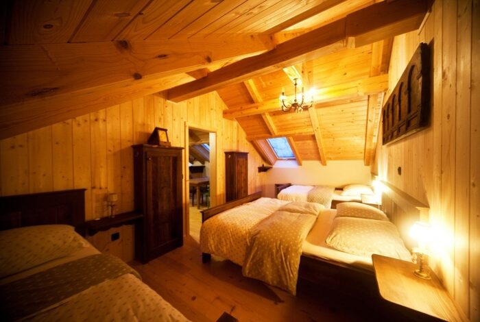 Lavender-Hill-apartma-Kasca-spalnica-705×470